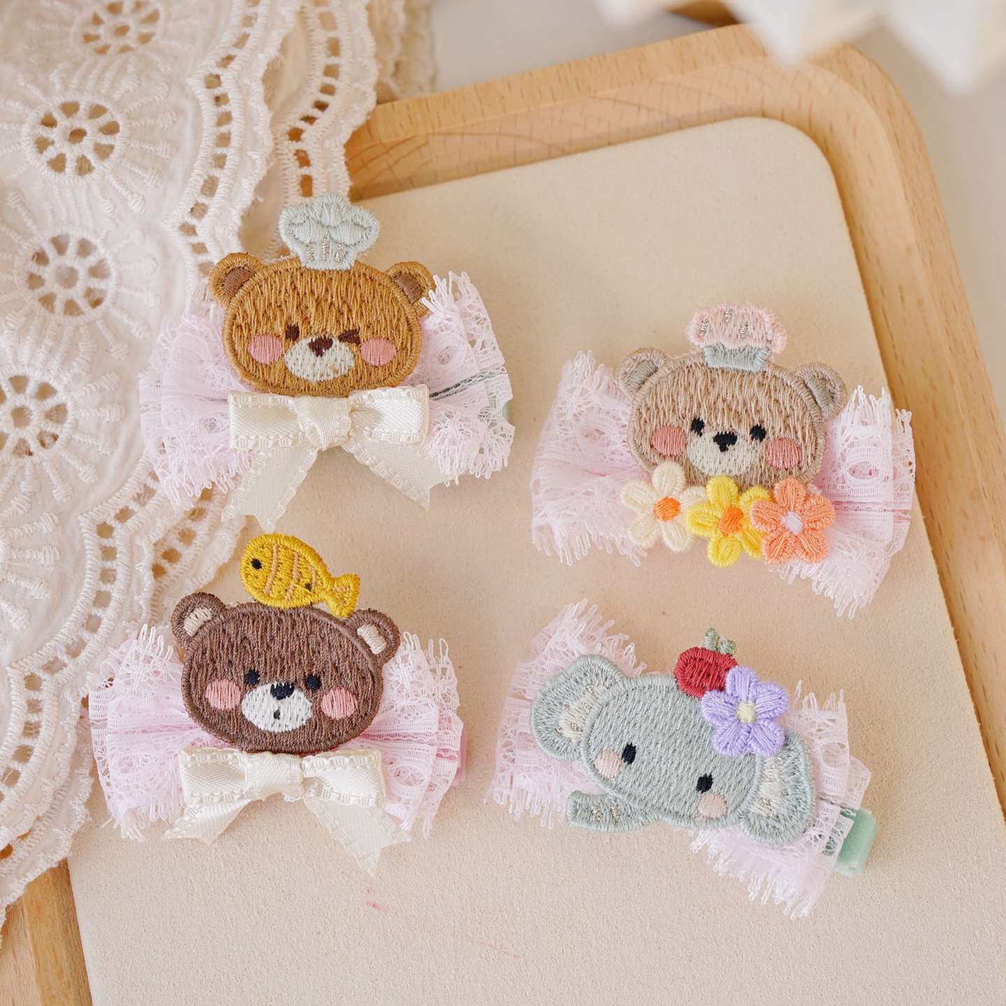 スイートピンクのレースリボンキッズヘアクリップ、クマとゾウの - Hair Clips のレビューと価格